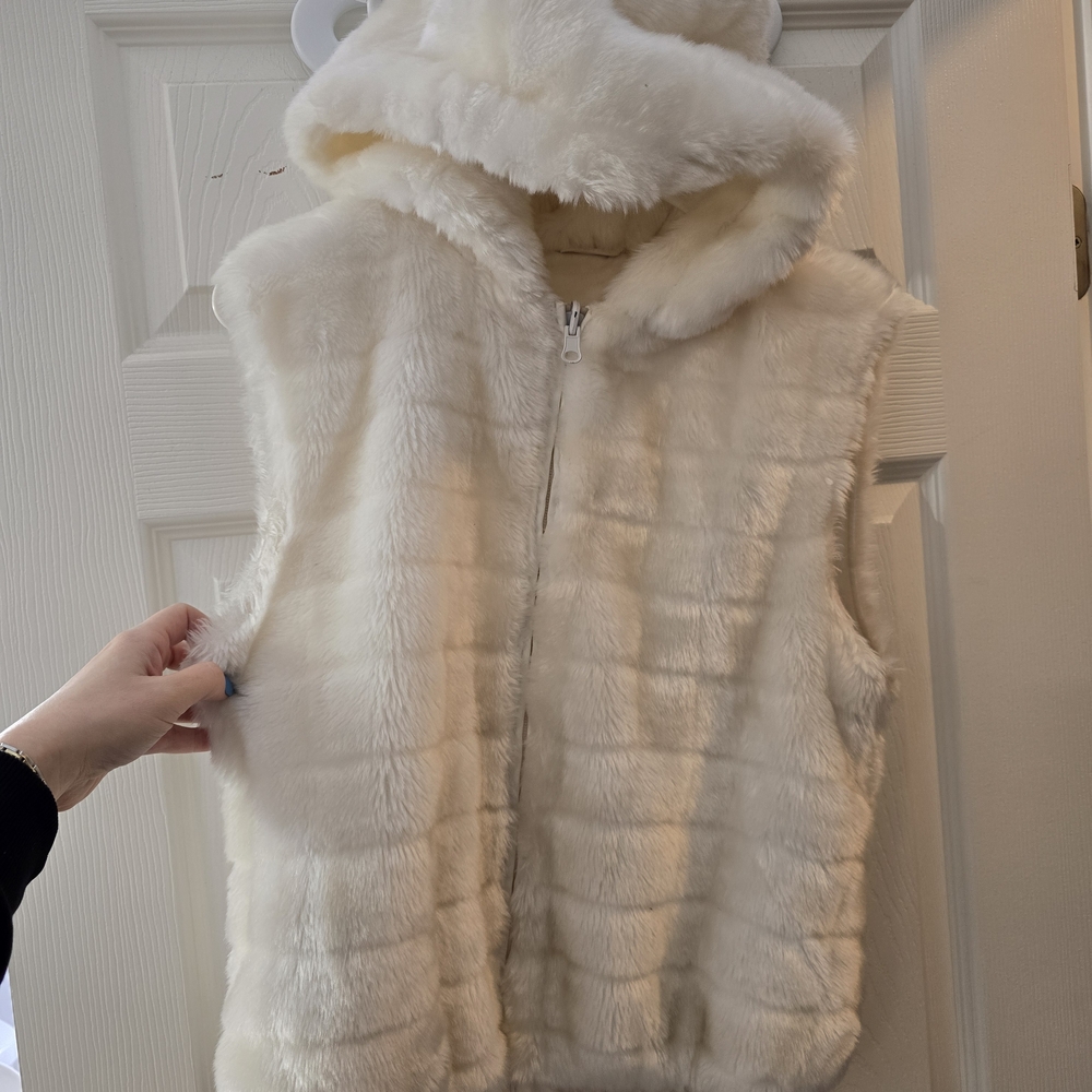 Faux Fur Hooded Vest in Cream